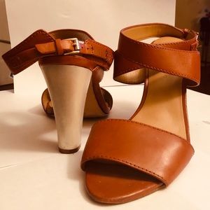 Saddle color ankle strap sandle